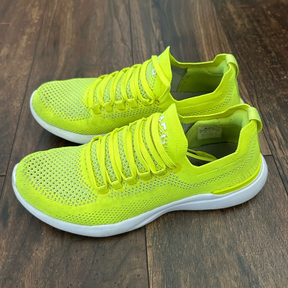 APL sneakers women’s 7